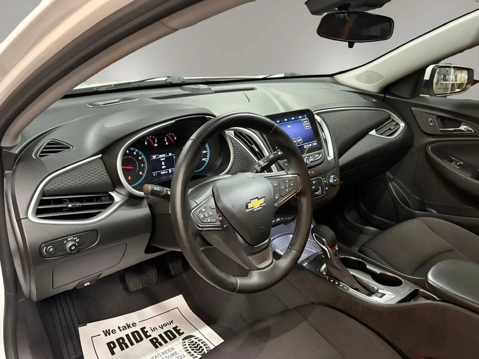 Used 2023 Chevrolet Malibu RS FWD image 16