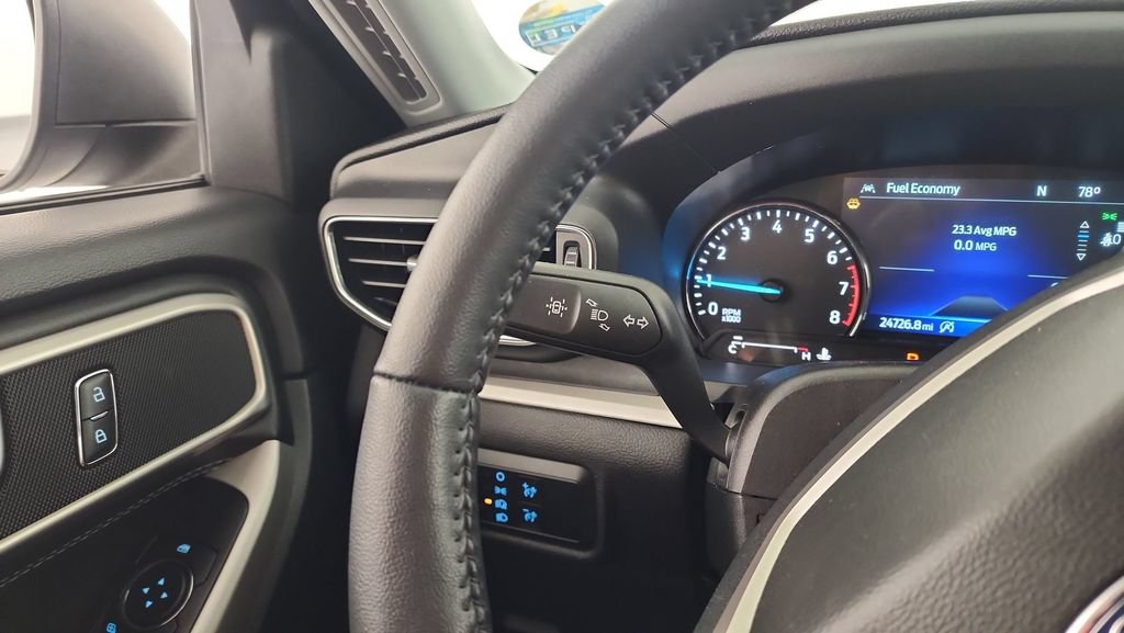 Used 2023 Ford Explorer XLT w/ Equipment Group 202A AWD/4WD image 18