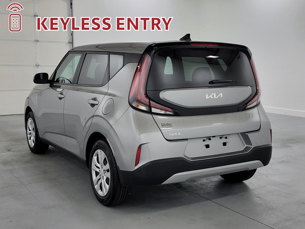 Used 2023 Kia Soul LX FWD image 7