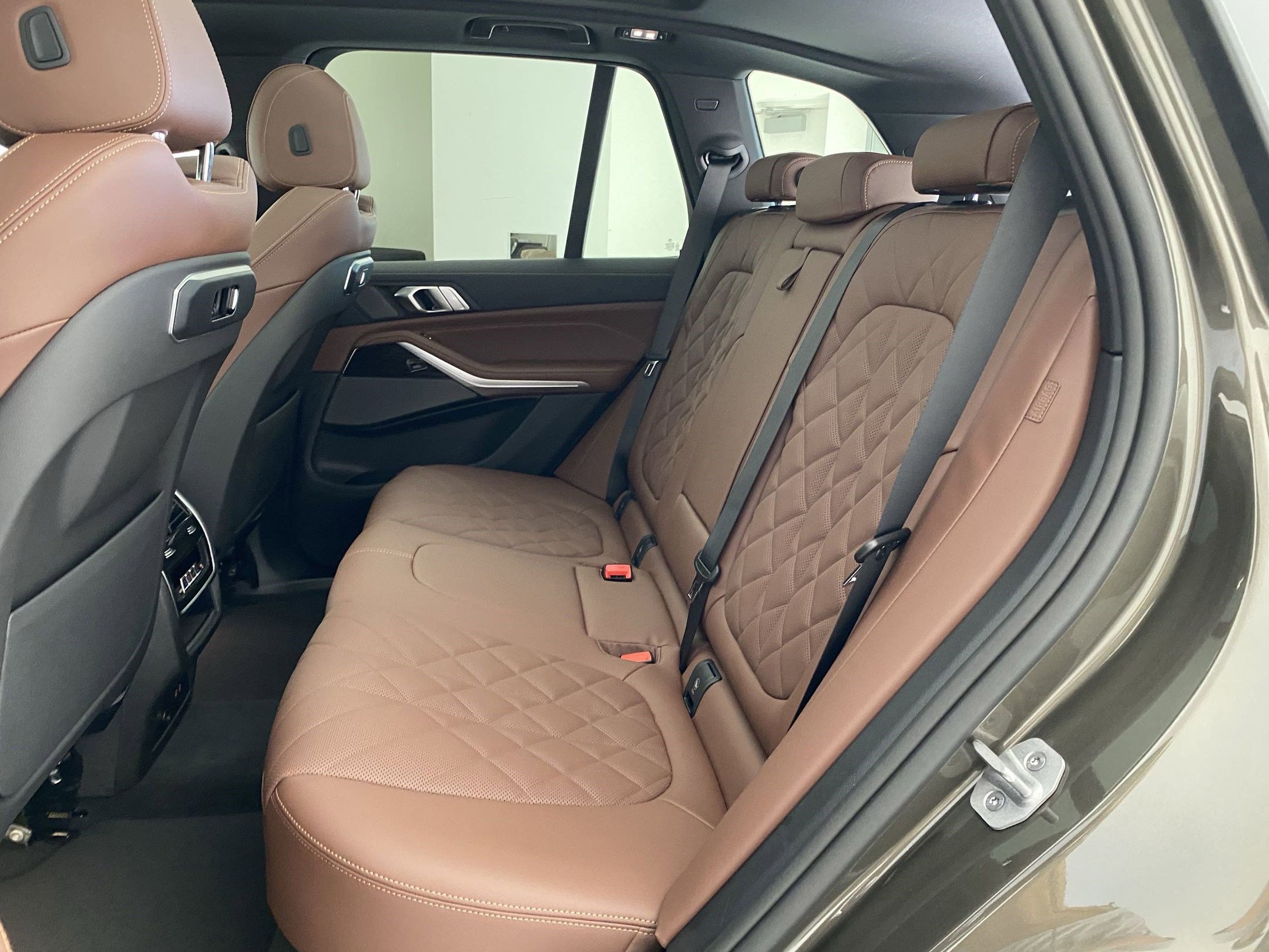 Used 2026 BMW X5 xDrive50e w/ Premium Package image 13