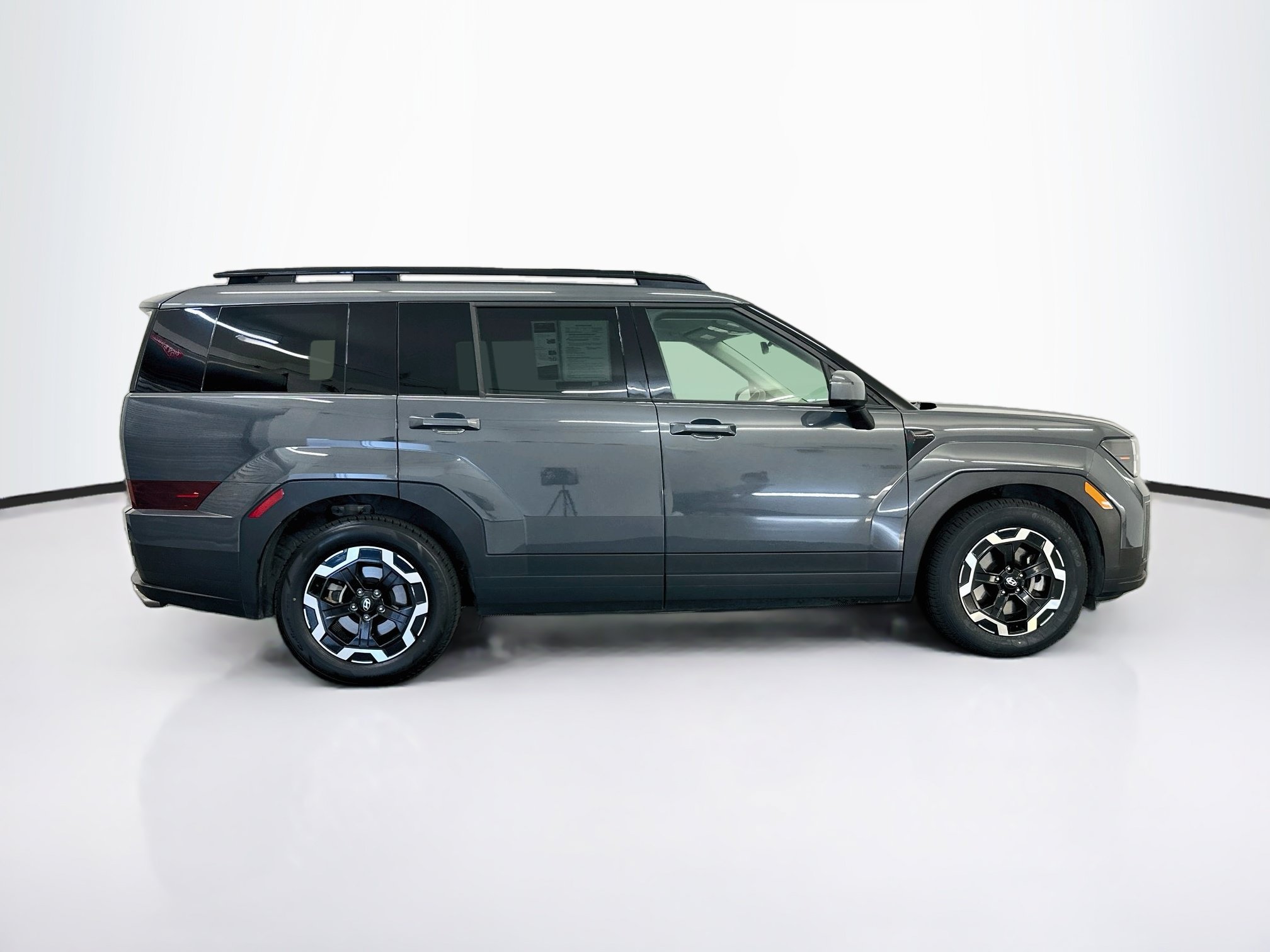Used 2025 Hyundai Santa Fe SEL AWD/4WD image 10