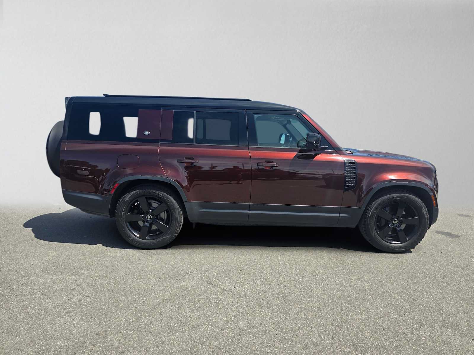 Used 2023 Land Rover Defender 130 SE AWD/4WD image 6