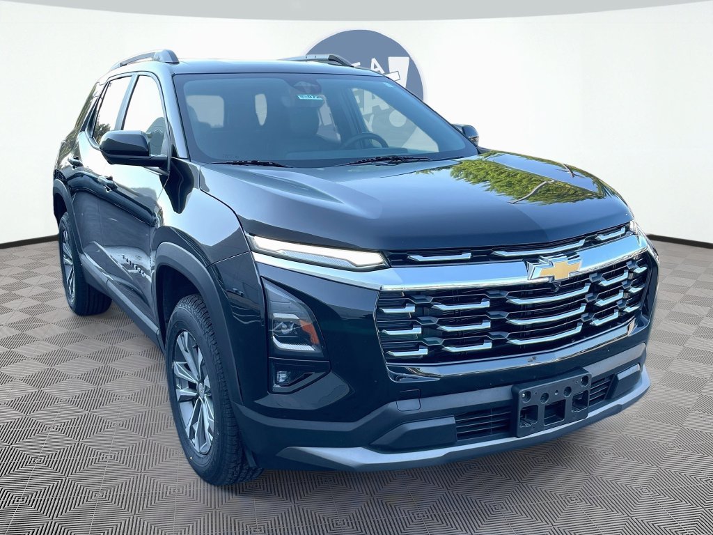 Used 2025 Chevrolet Equinox LT w/ Convenience Package II AWD/4WD image 3