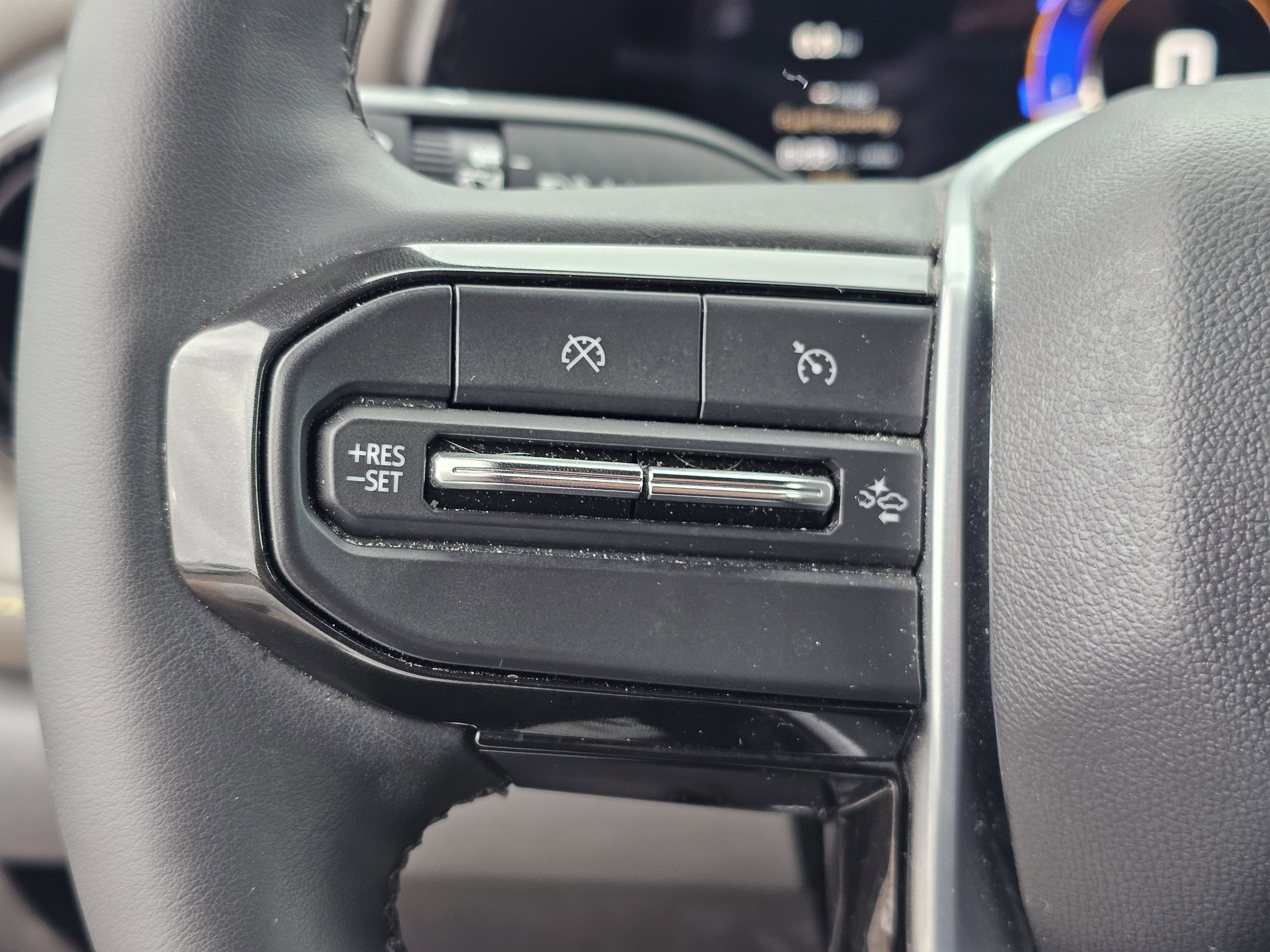 Used 2023 Chevrolet Colorado ZR2 w/ ZR2 Convenience Package III image 19