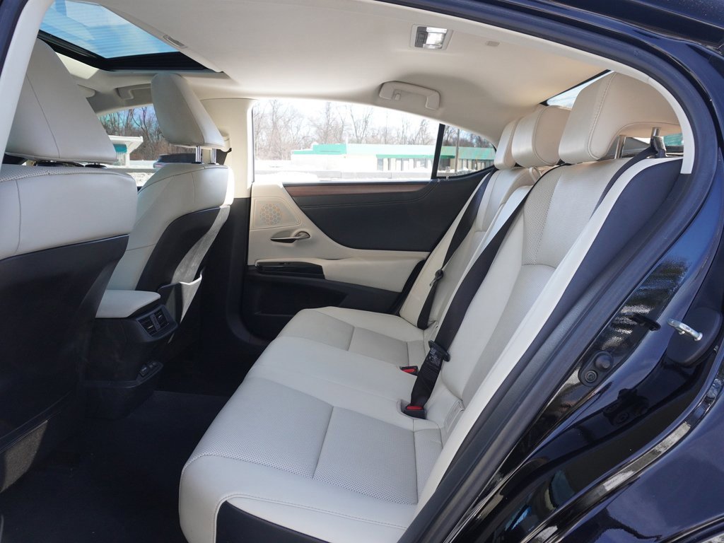 Used 2023 Lexus ES 250 w/ Premium Package image 35