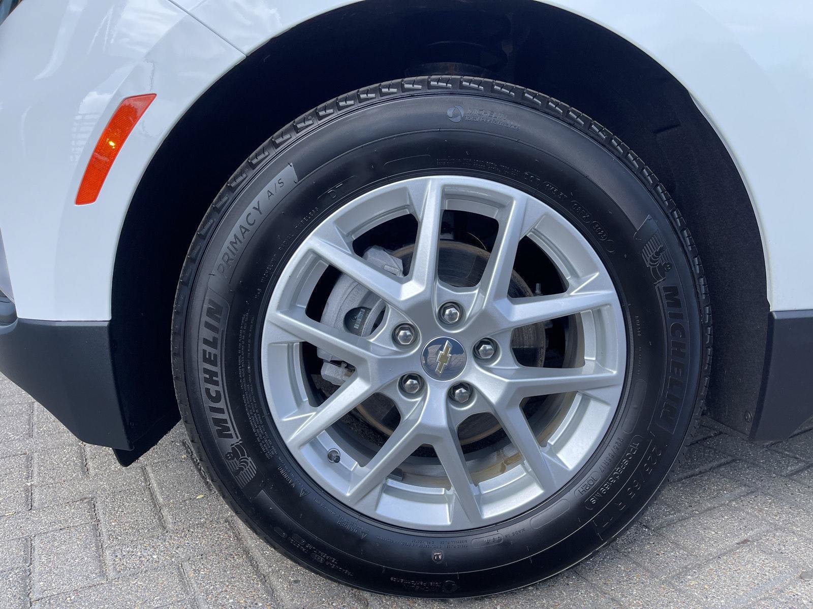 Used 2024 Chevrolet Equinox LT w/ LPO, Floor Liner Package FWD image 10