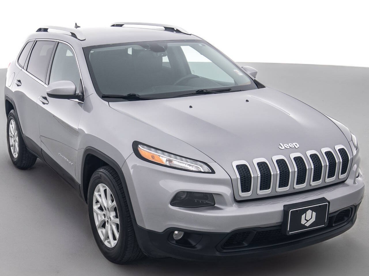 Used 2015 Jeep Cherokee Latitude w/ Comfort/Convenience Group AWD/4WD image 1