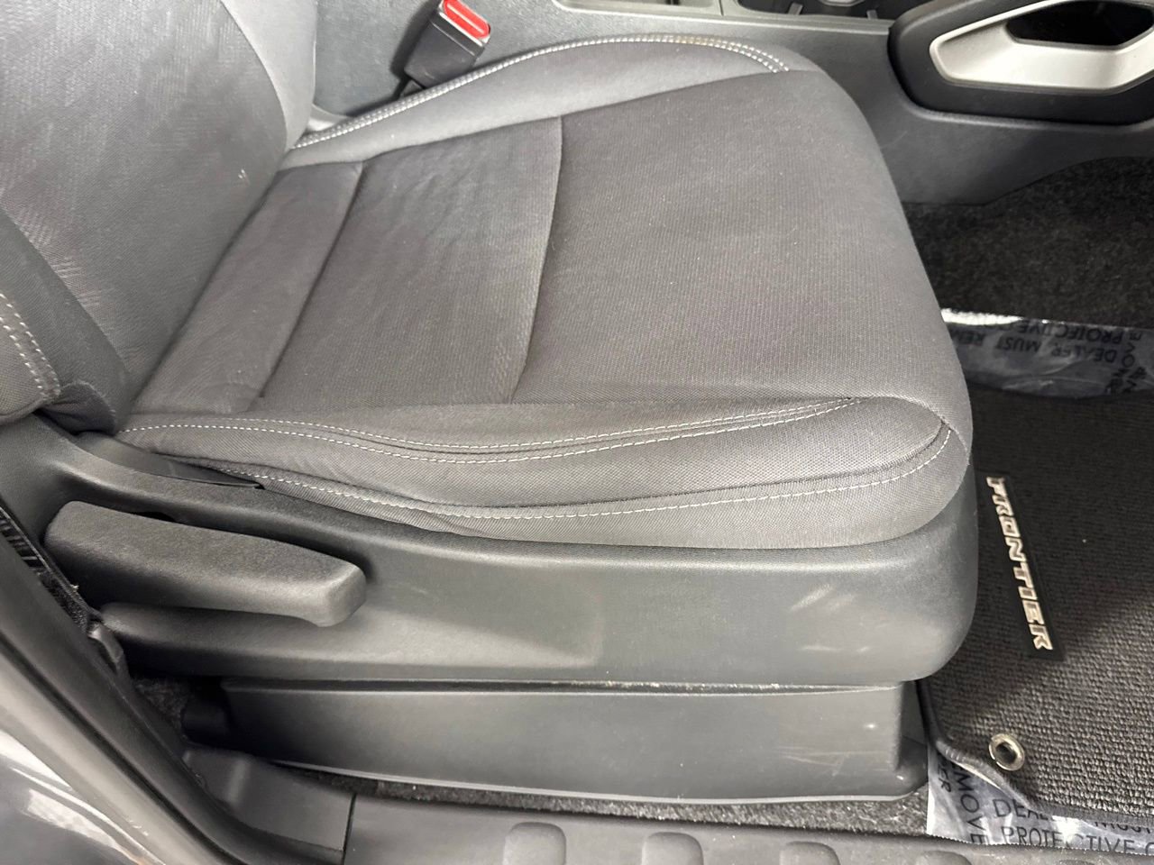 Used 2022 Nissan Frontier SV image 32