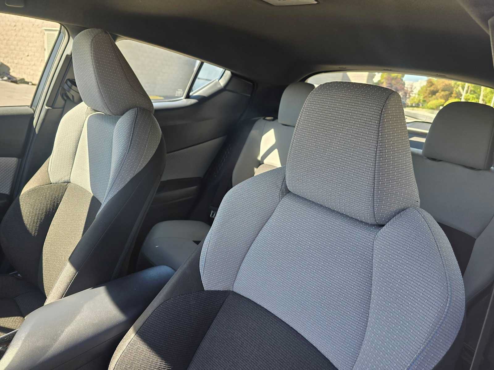 Used 2019 Toyota C-HR XLE FWD image 22