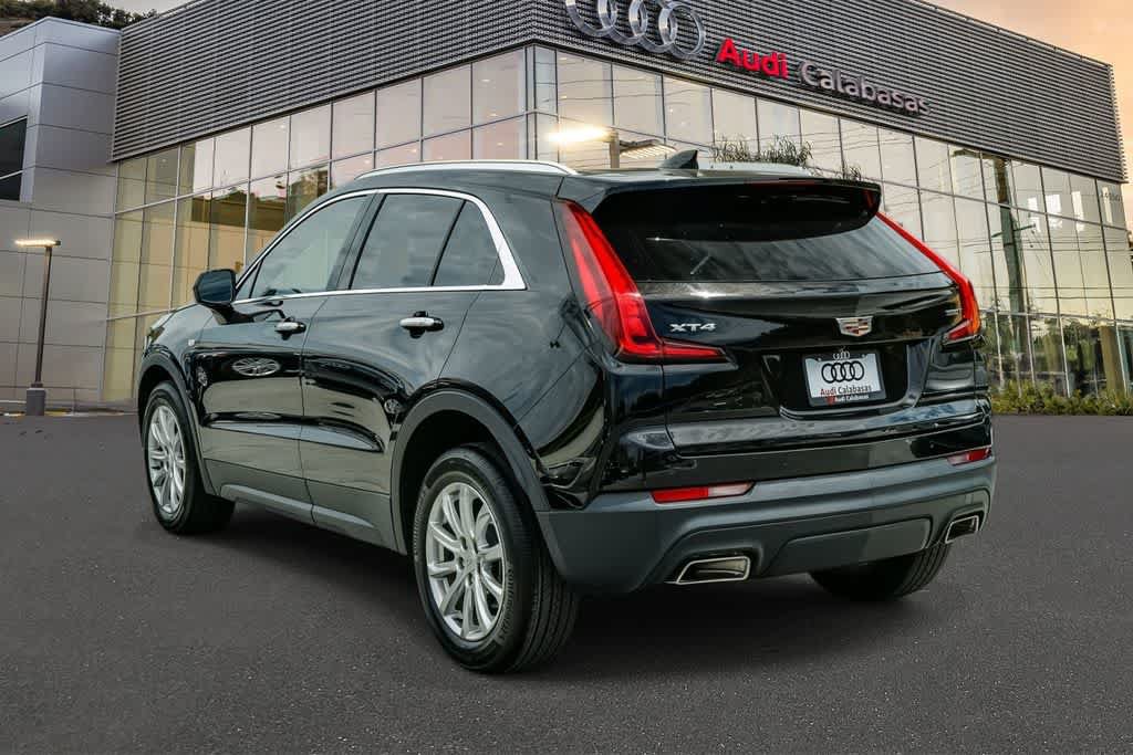 Used 2023 Cadillac XT4 Luxury w/ Cold Weather Package FWD image 2
