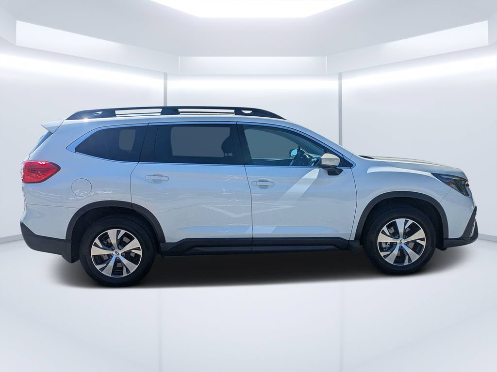 Used 2025 Subaru Ascent Premium AWD/4WD image 2