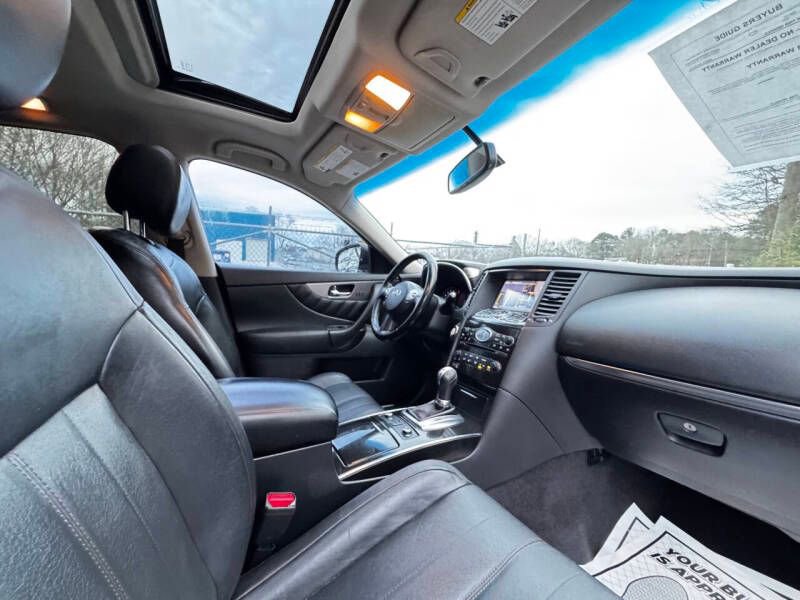 Used 2015 INFINITI QX70 AWD w/ Premium Package image 11