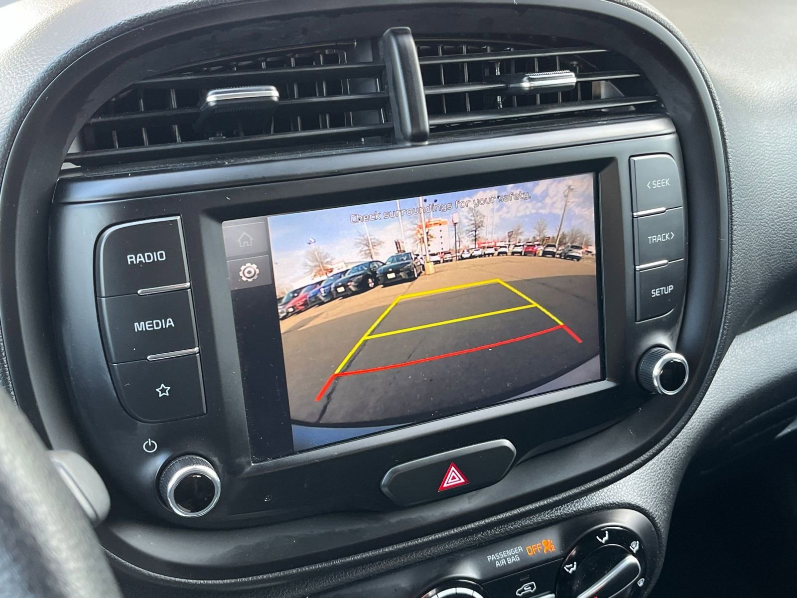 Used 2025 Kia Soul LX w/ LX Technology Package FWD image 21