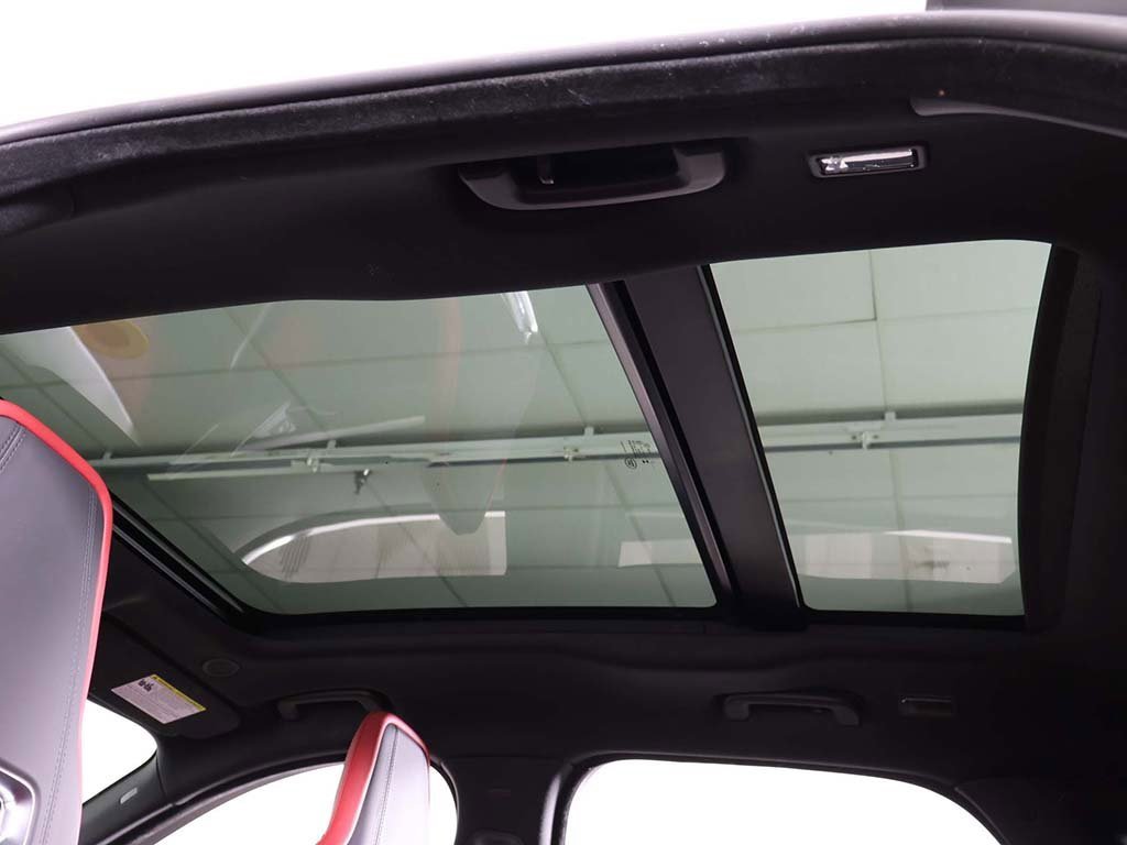 Used 2023 Jaguar F-PACE R-Dynamic S image 23