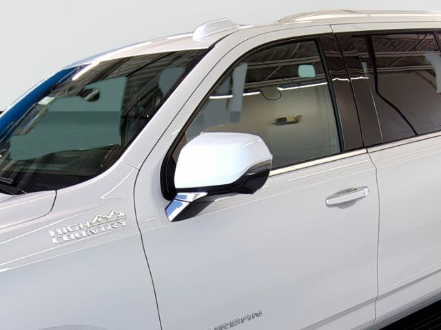New 2026 Chevrolet Suburban High Country w/ Sun And Tow Package AWD/4WD image 8
