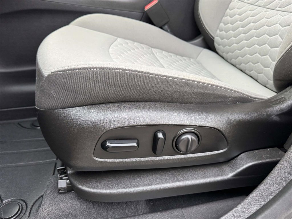 Used 2021 Chevrolet Equinox LT image 20