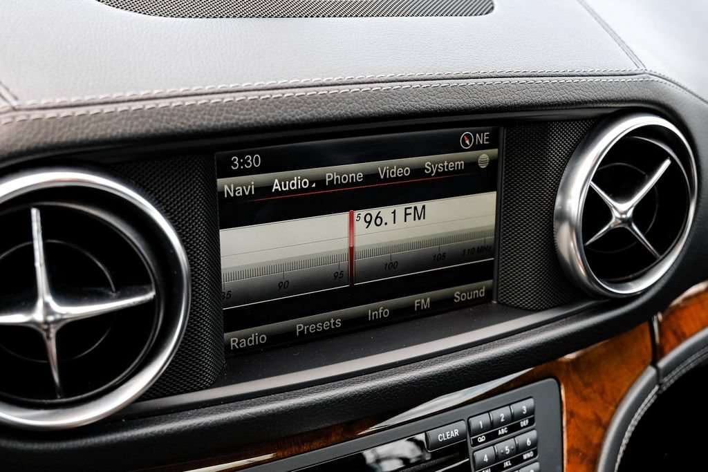 Used 2014 Mercedes-Benz SL 550 image 30
