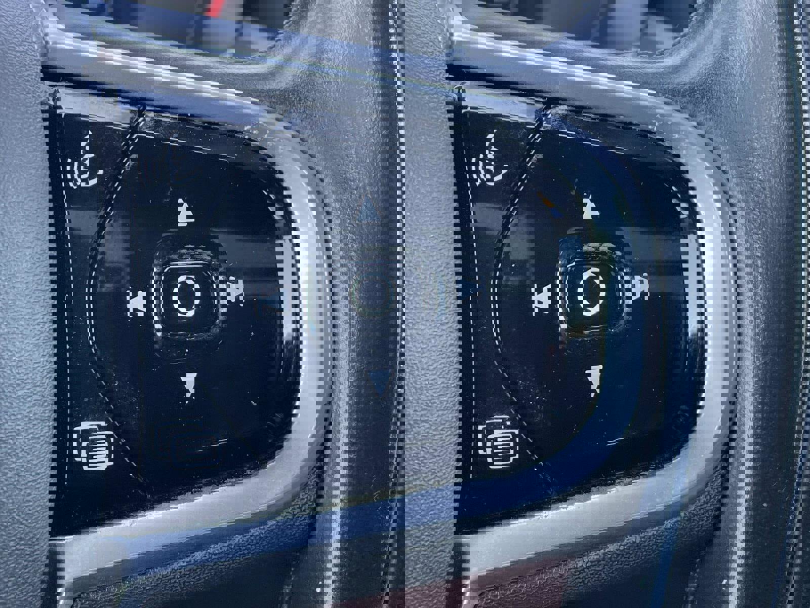 Used 2018 Volvo XC60 T5 Inscription w/ Convenience Package AWD/4WD image 23