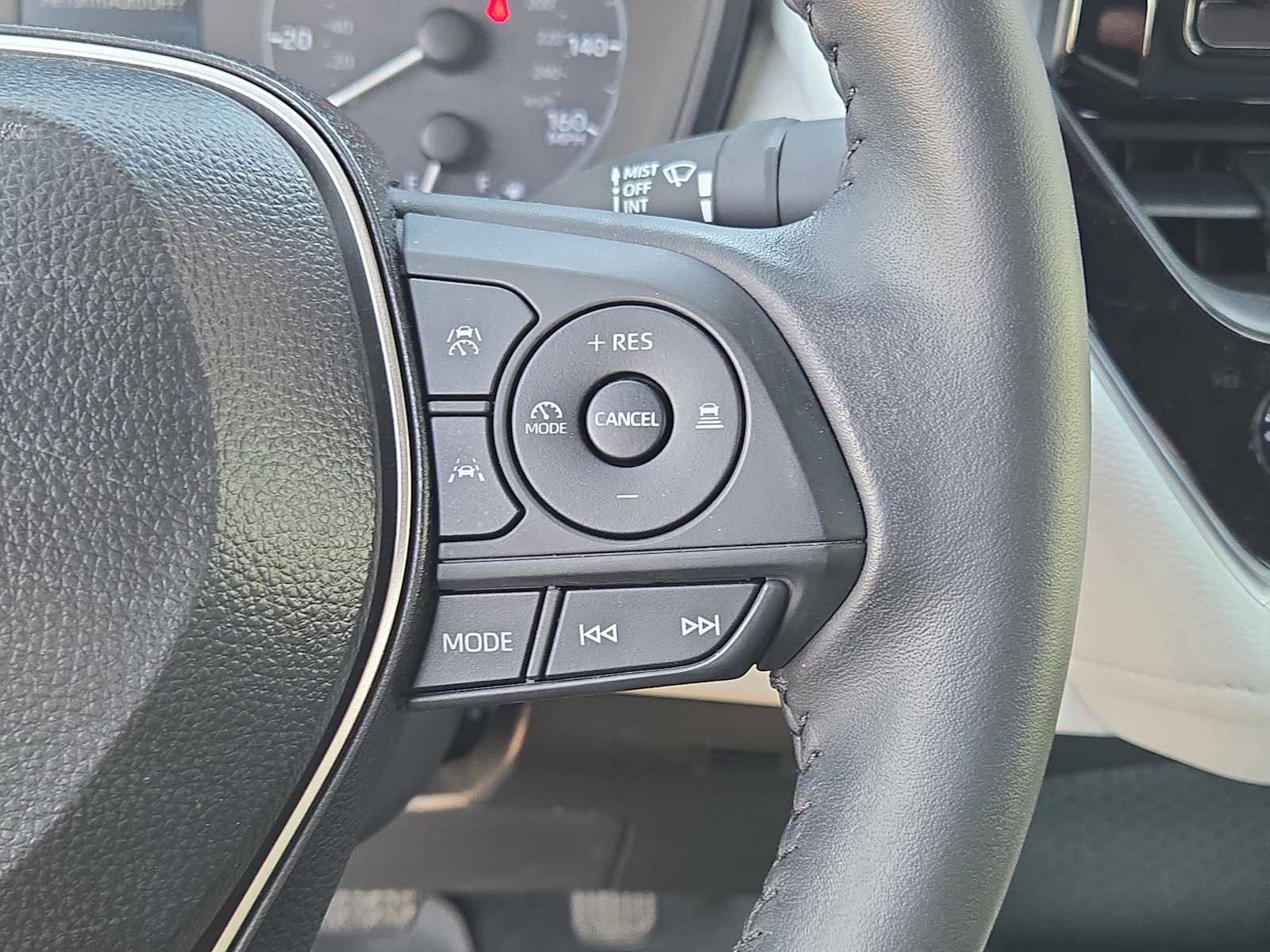 Used 2025 Toyota Corolla SE FWD image 22
