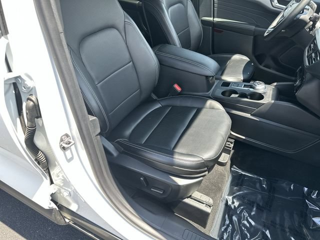 Used 2024 Ford Escape Platinum AWD/4WD image 27
