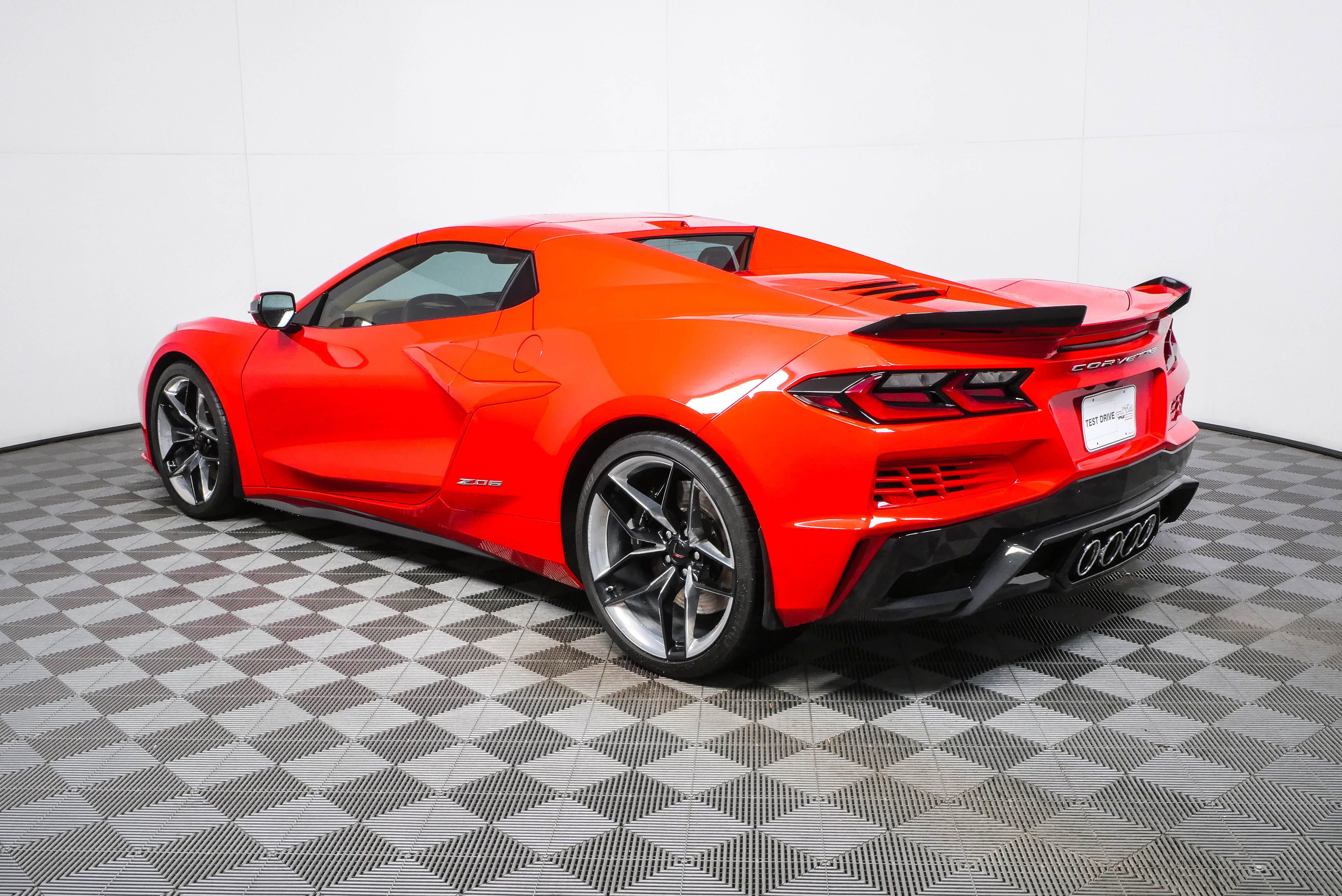 Used 2025 Chevrolet Corvette Z06 RWD image 3