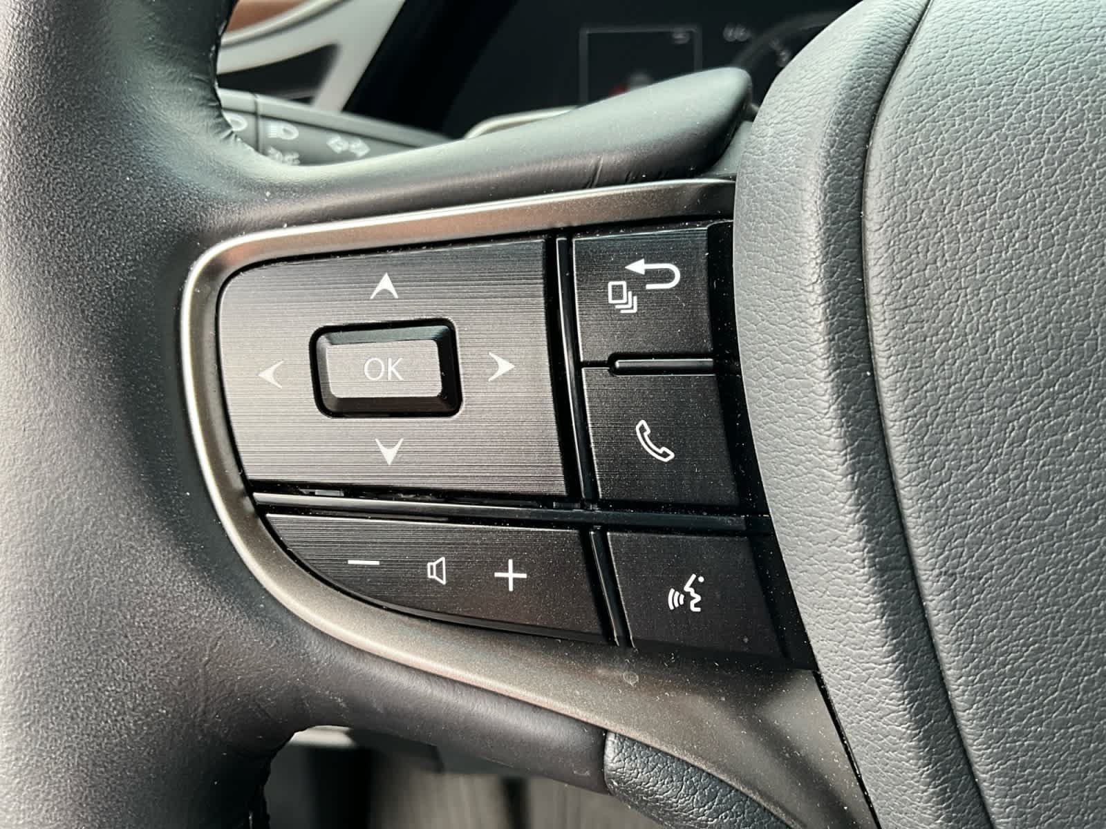 Used 2024 Lexus ES 350 w/ Accessory Package (Z1) FWD image 34