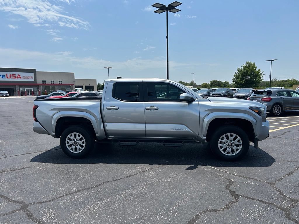 Used 2024 Toyota Tacoma SR5 AWD/4WD image 8