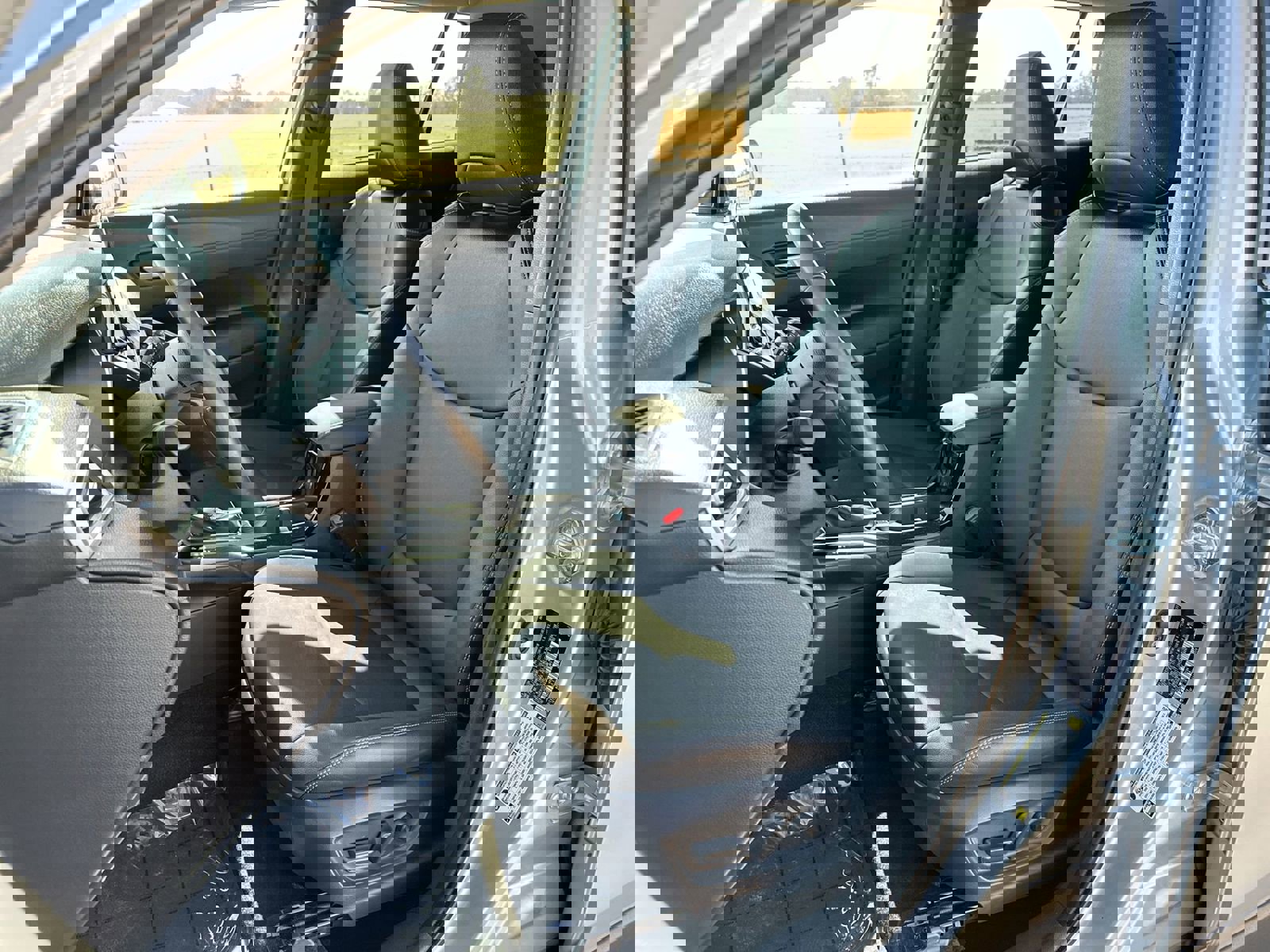 Used 2023 Toyota Corolla Cross XLE image 11