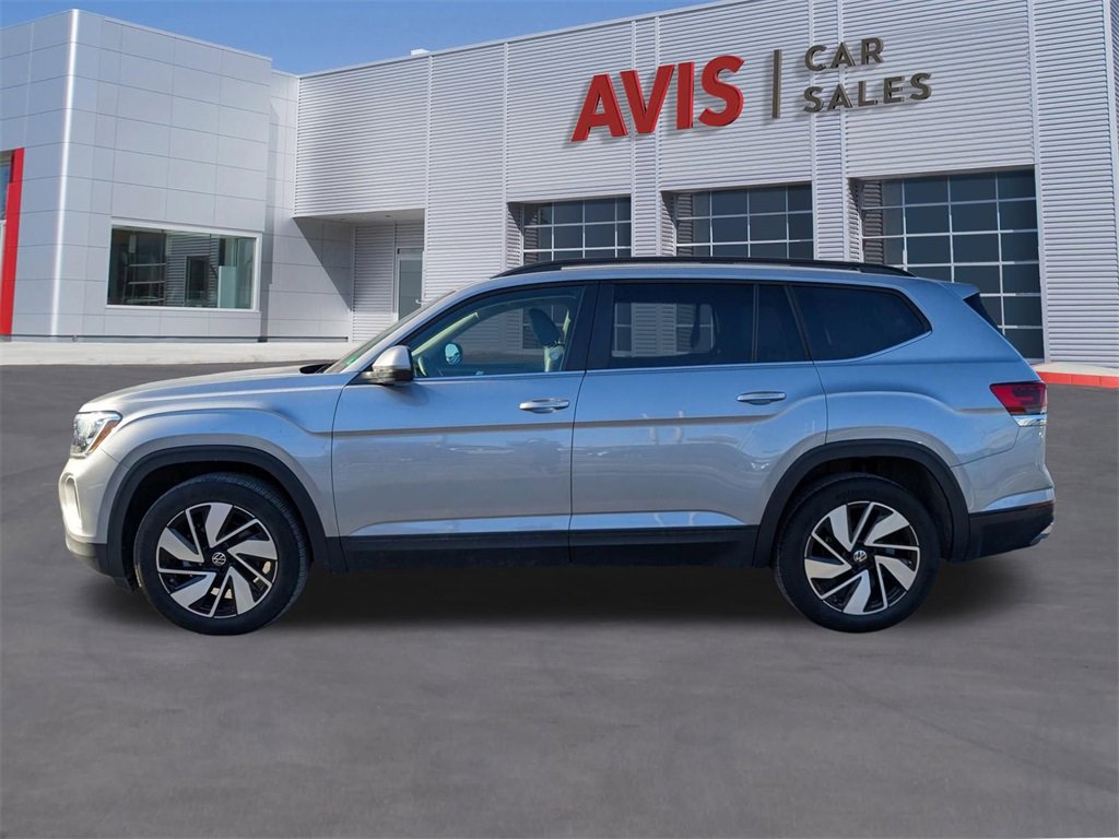 Used 2025 Volkswagen Atlas SE image 2