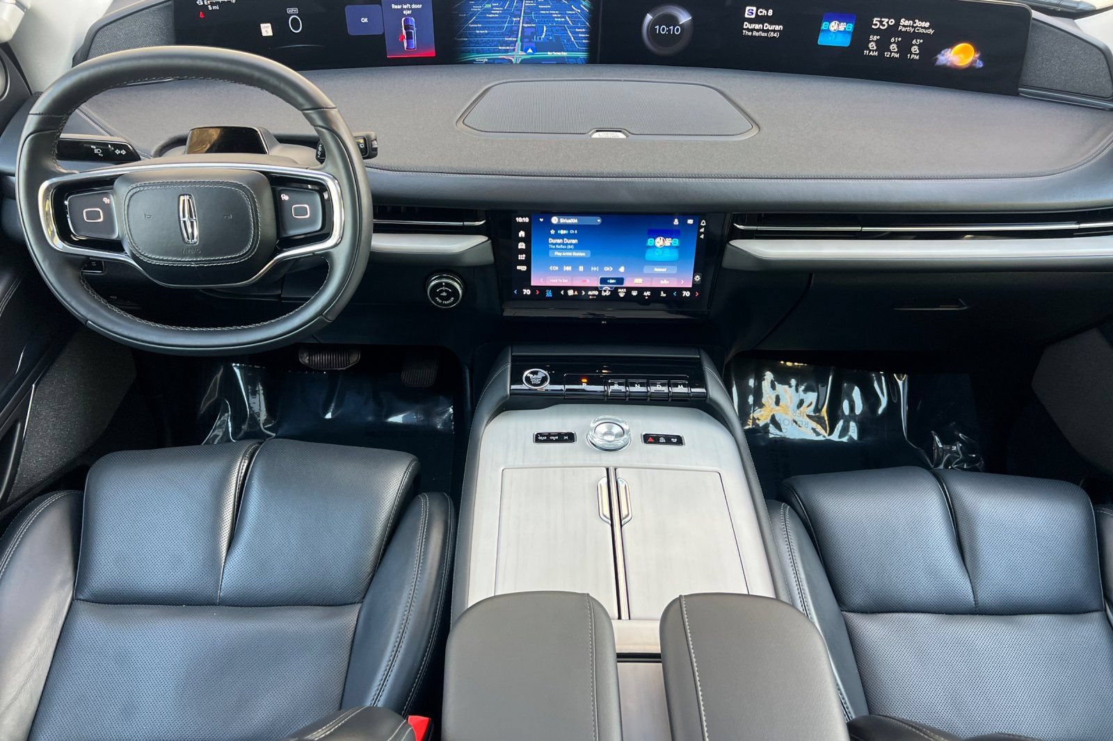 Certified 2025 Lincoln Navigator L Reserve AWD/4WD image 11