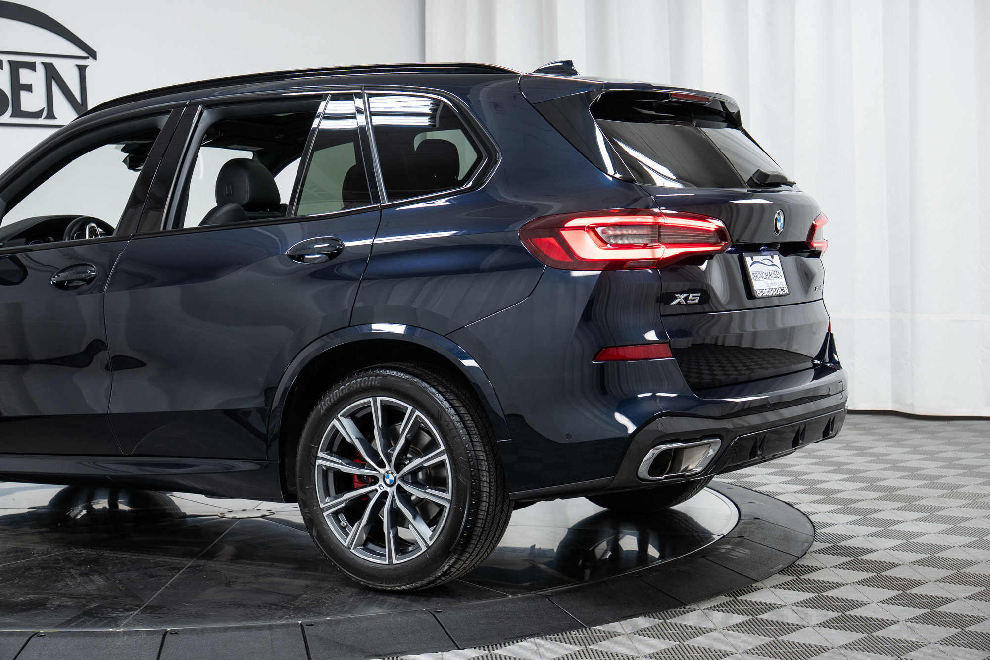 Certified 2022 BMW X5 xDrive40i w/ M Sport Package image 29
