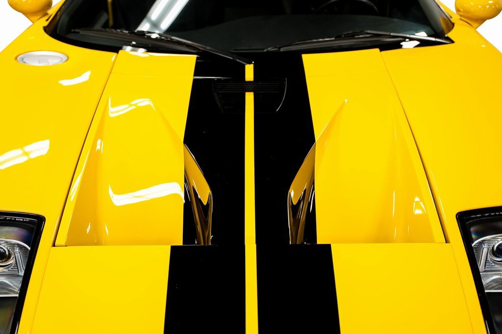 Used 2005 Ford GT image 11