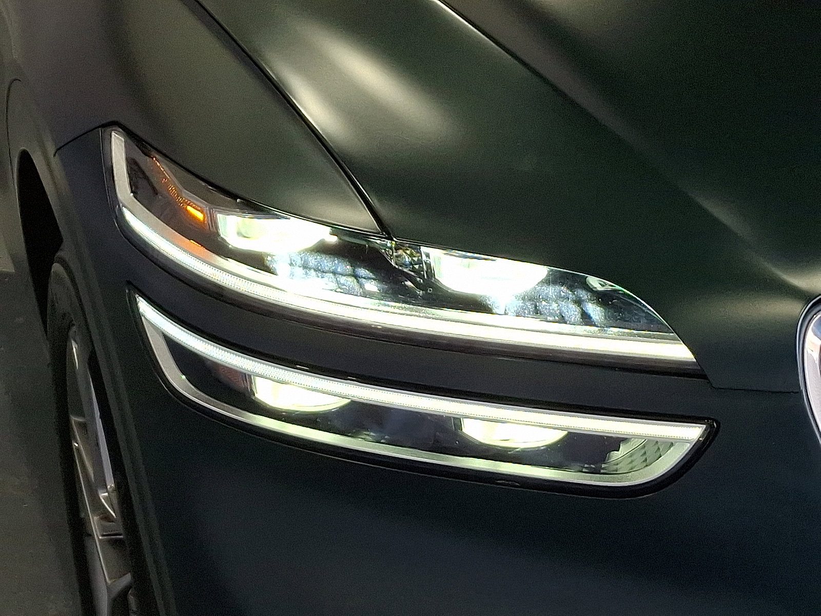 Used 2023 Genesis GV70 2.5T w/ Advanced Package image 7