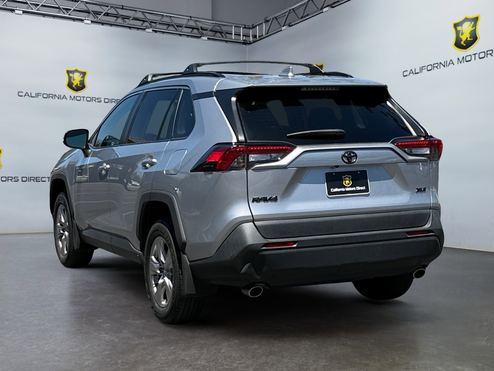 Used 2022 Toyota RAV4 XLE image 3