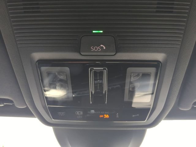 Used 2024 Volkswagen Golf R AWD/4WD image 24