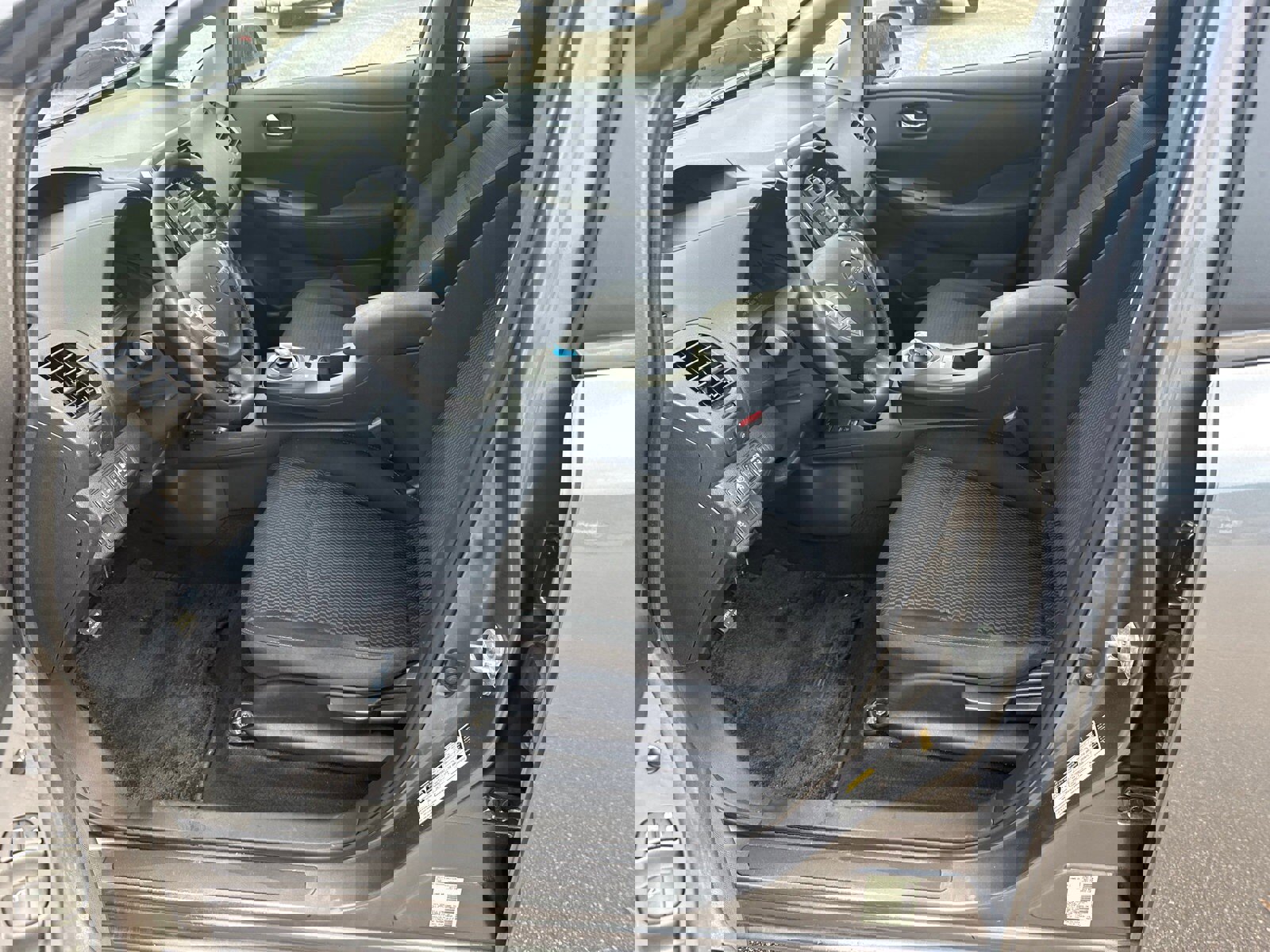 Used 2015 Nissan Leaf S w/ Charge Package image 9