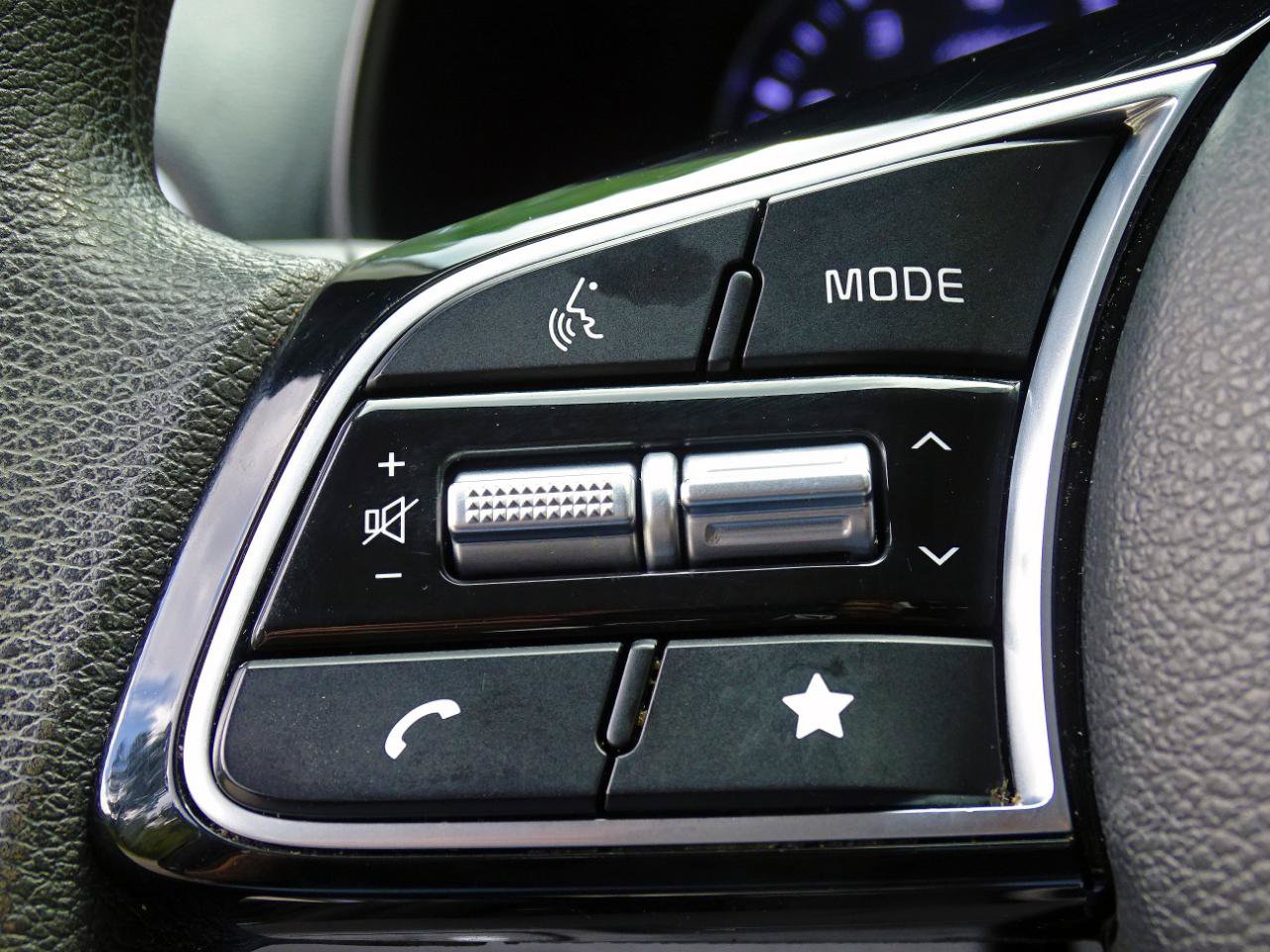 Used 2024 Kia Forte LXS w/ LXS Technology Package FWD image 18