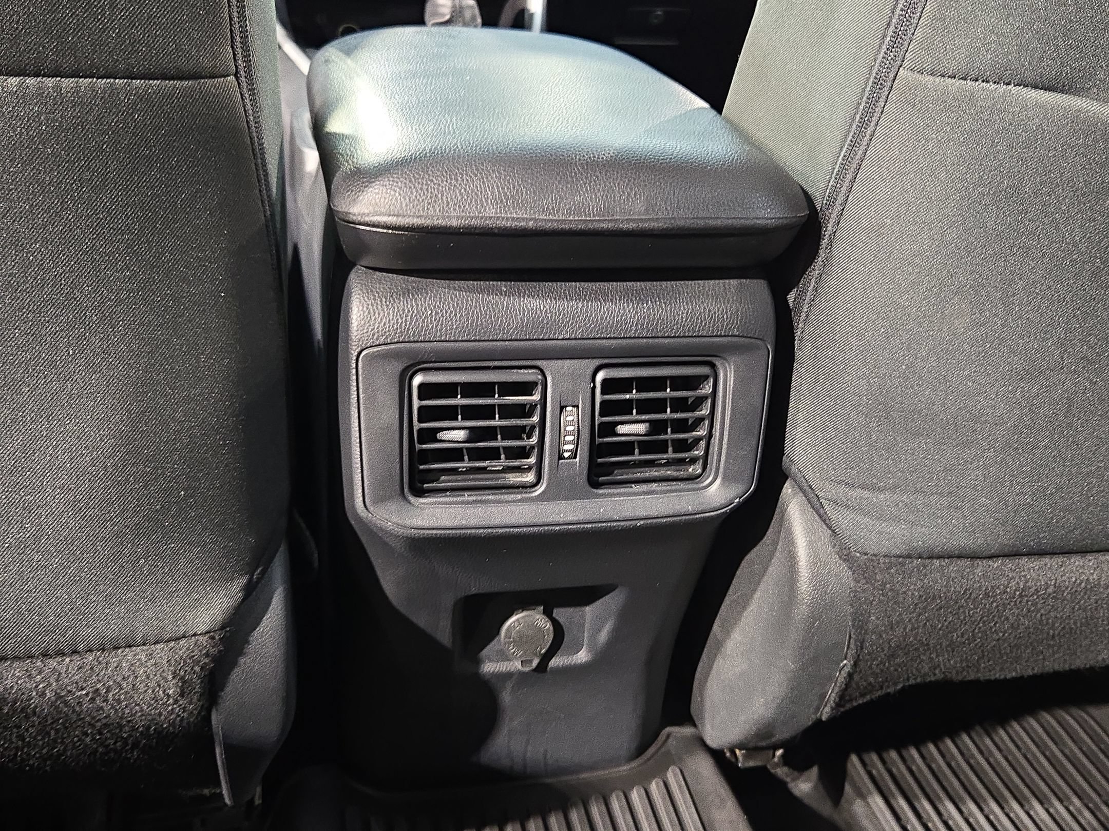 Used 2024 Toyota RAV4 LE AWD/4WD image 37