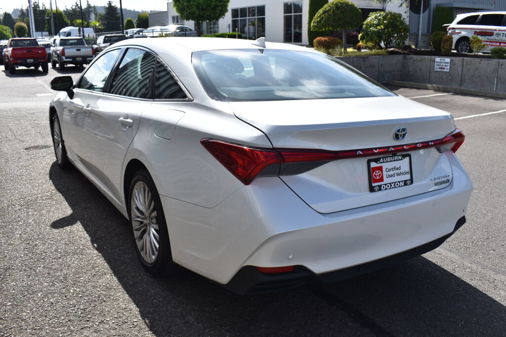 Certified 2019 Toyota Avalon Limited w/ Advanced Safety Package FWD image 7