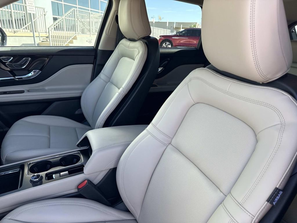 New 2026 Lincoln Corsair Premiere image 21