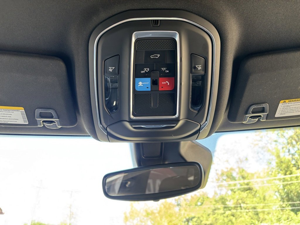 Used 2024 Jeep Grand Cherokee L Laredo image 18