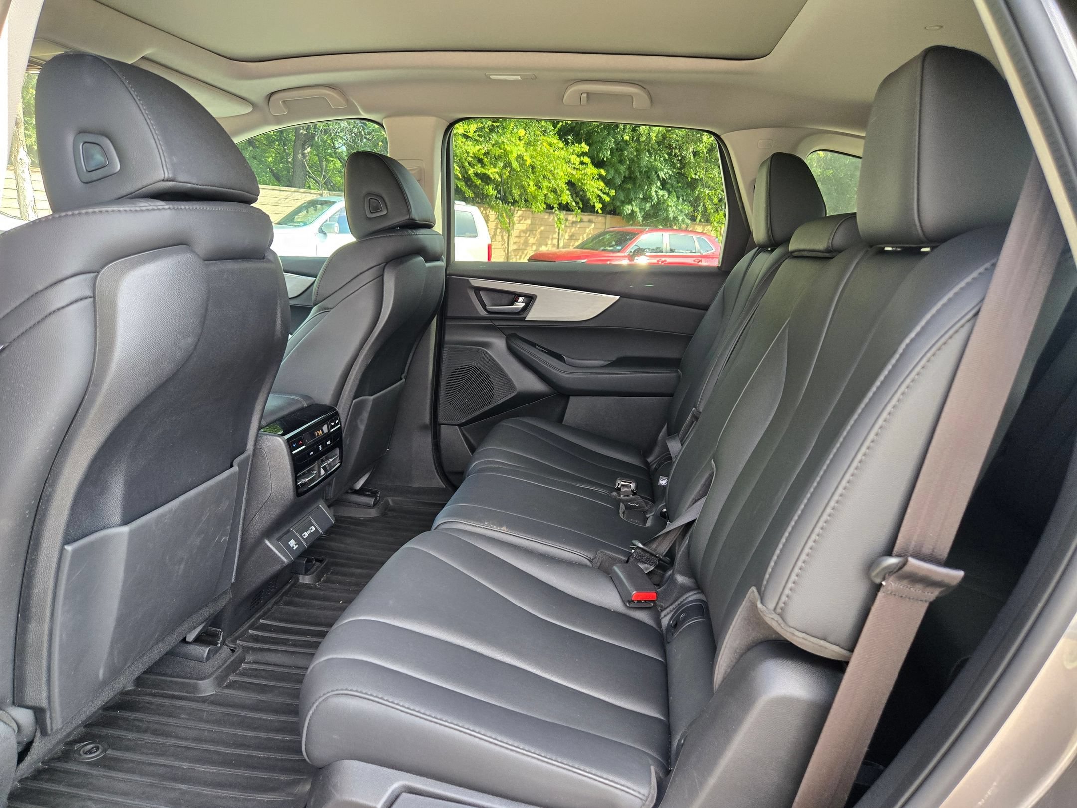 Used 2024 Acura MDX FWD image 14