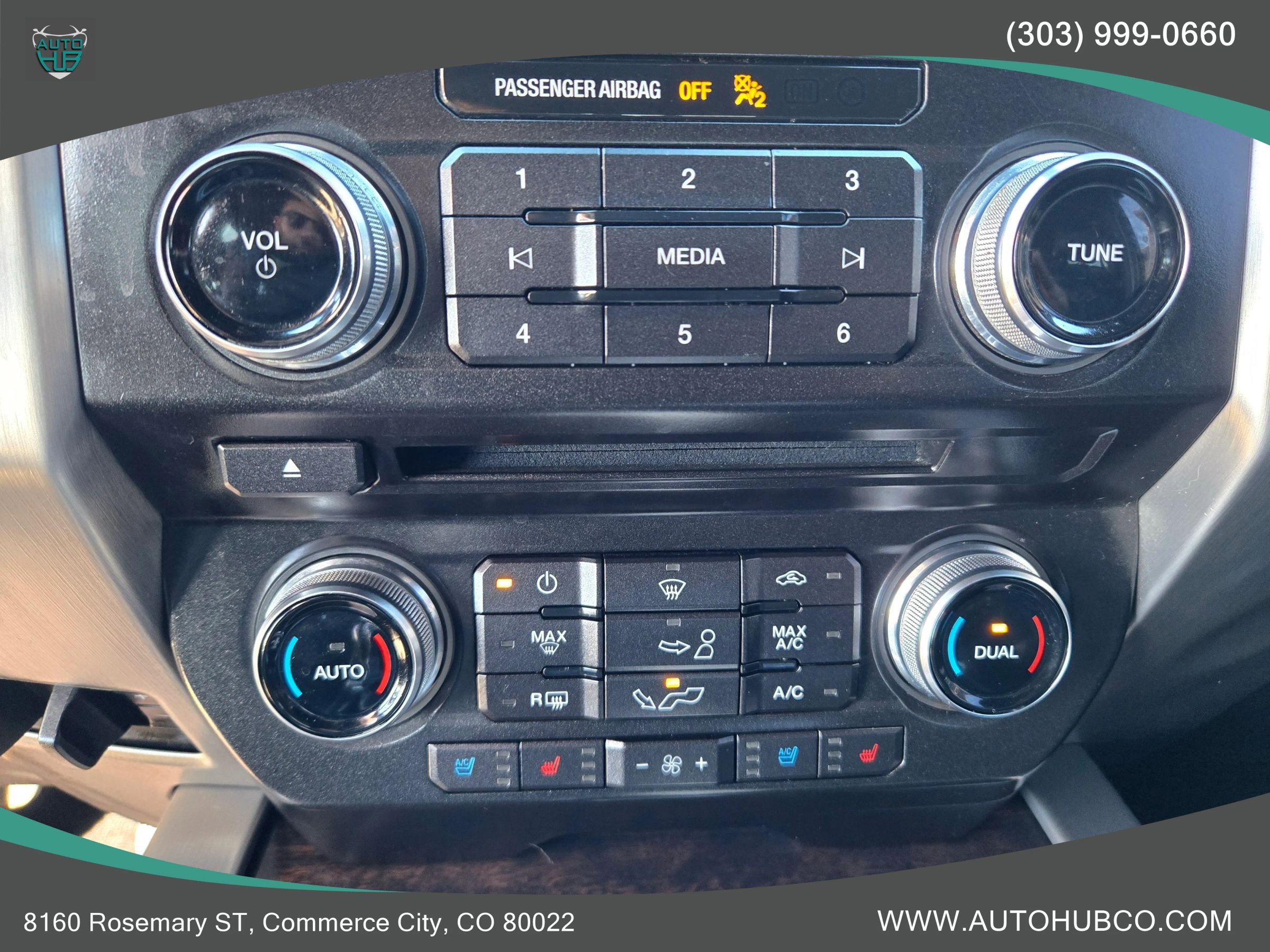 Used 2015 Ford F150 Platinum w/ Equipment Group 701A Luxury AWD/4WD image 17
