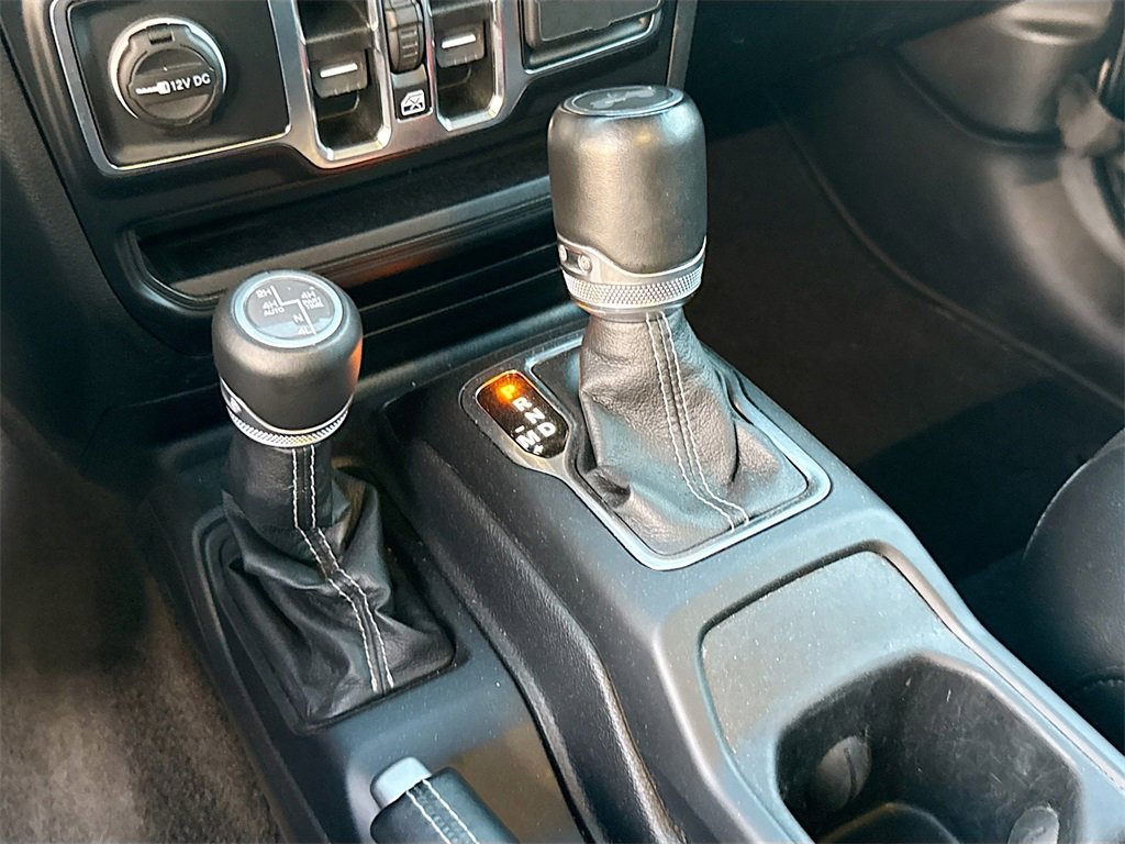 Used 2022 Jeep Wrangler Unlimited Sahara w/ Cold Weather Group image 18