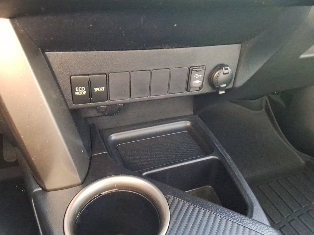 Used 2015 Toyota RAV4 XLE w/ Preferred Accessory Package FWD image 34