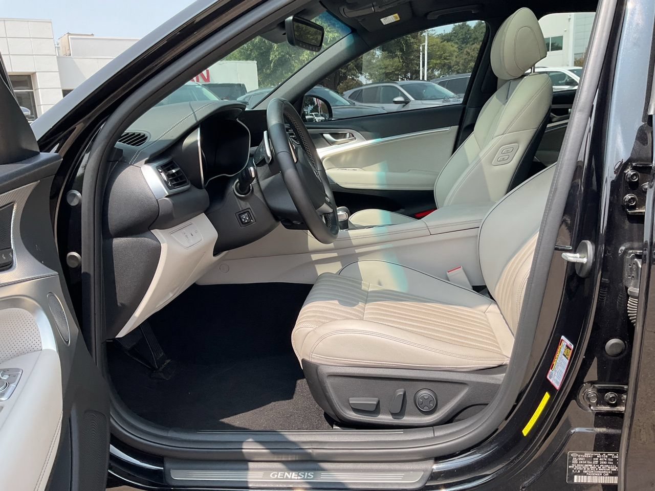 Used 2022 Genesis G70 2.0T w/ Prestige Package RWD image 31
