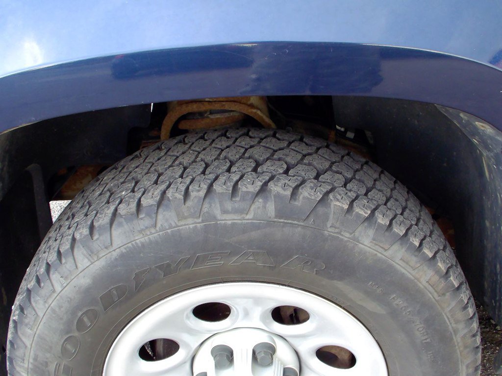 Used 2009 Chevrolet Suburban LS w/ Skid Plate Package AWD/4WD image 16