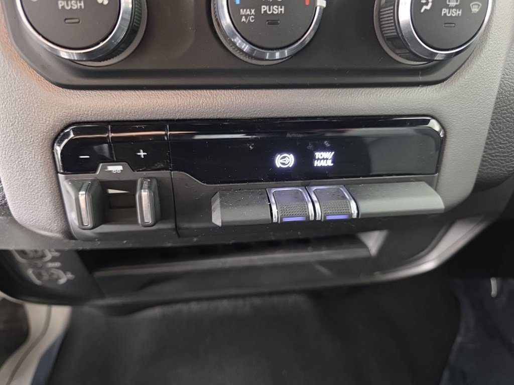 Used 2024 RAM 3500 Big Horn image 21