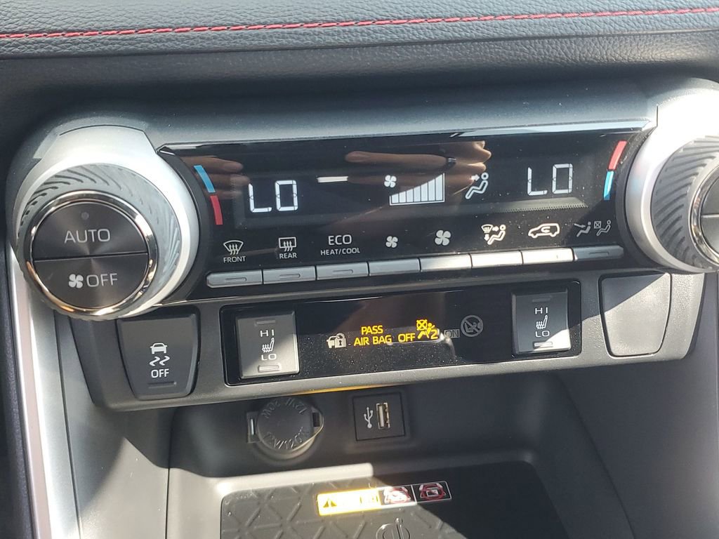 Certified 2025 Toyota RAV4 XSE image 33