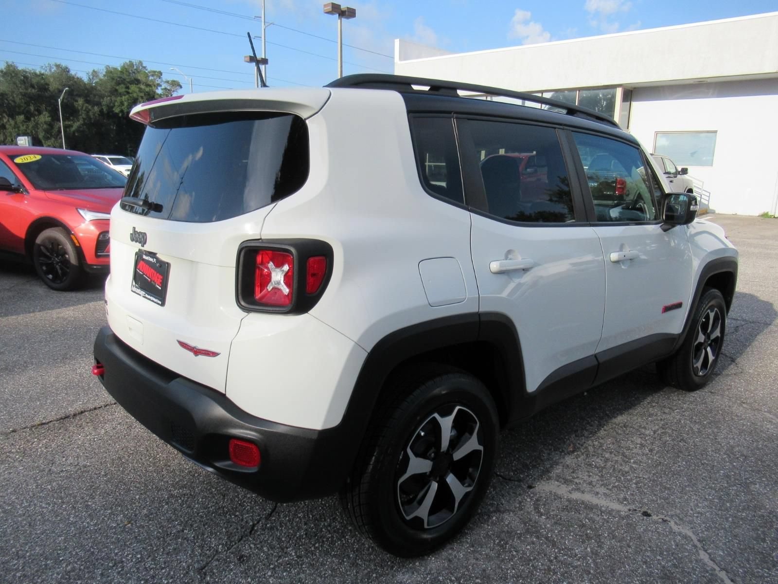 Certified 2022 Jeep Renegade Trailhawk AWD/4WD image 7